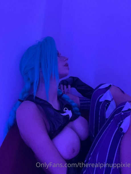 Pinup pixie model art img