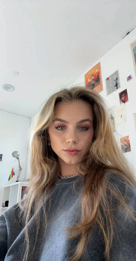 Anna Shumate pornstar nude gallery