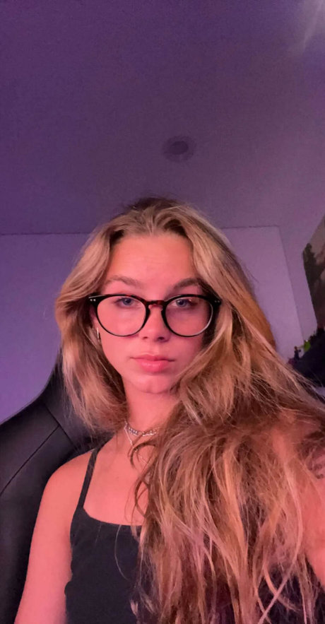 Anna Shumate star naked img