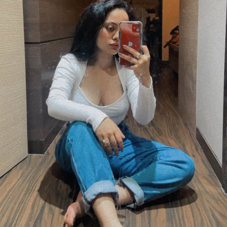 Estcy exclusive star pic