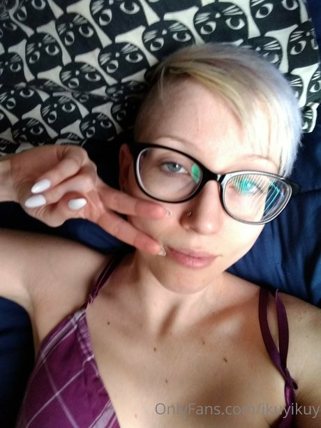 Ikuy Cosplayer beautiful star gallery