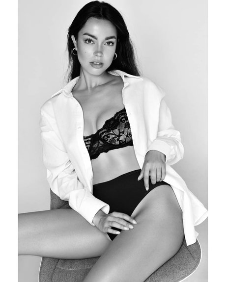 Sarah Lewis pornographic model pics