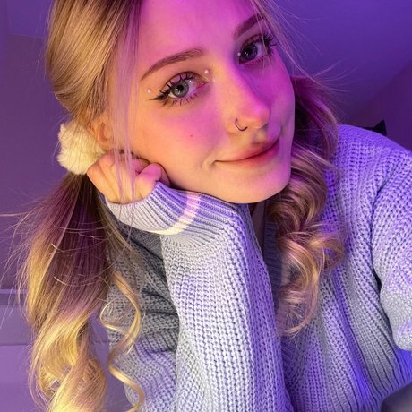 Pumpur mur nude model pics