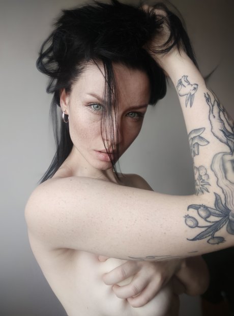 Innervus_ model exclusive photo