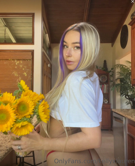 Kelly Lauren pornstar exclusive galleries