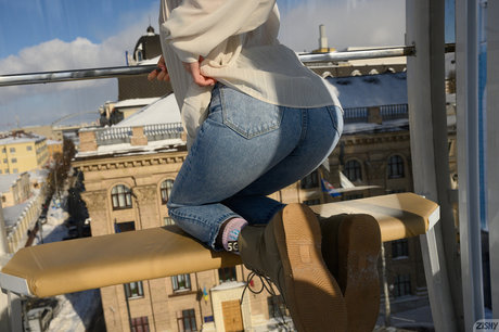 Layana Devis model adult gallery