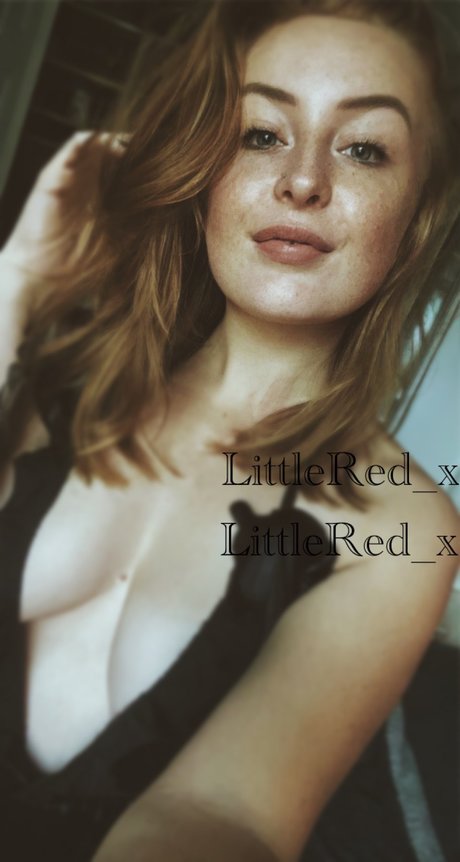 Little red x star naked photo