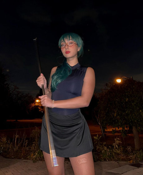 Sabrina Pezeshkian_ model adult picture