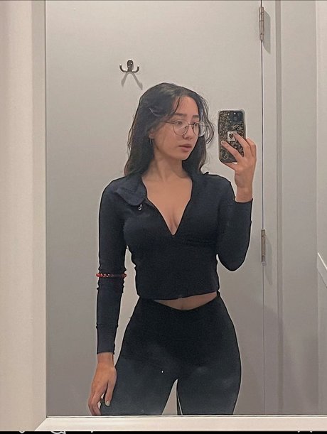 Sabrina Pezeshkian_ erotic actress pics