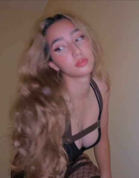 Sabrina Pezeshkian_ star naked pic