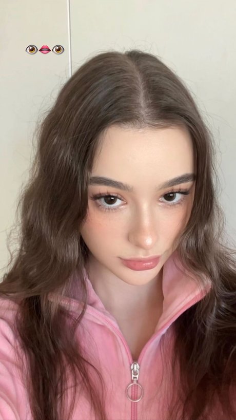 female onlyfans nice image