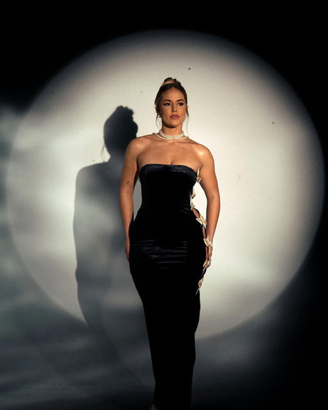 Marissa Dubois_ model art picture