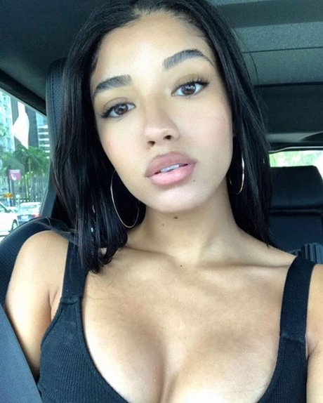 Yovanna Ventura high quality model images
