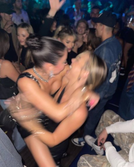 shemale fucks girl onlyfans adult pics