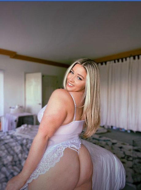 Ellana Bryan model high quality image