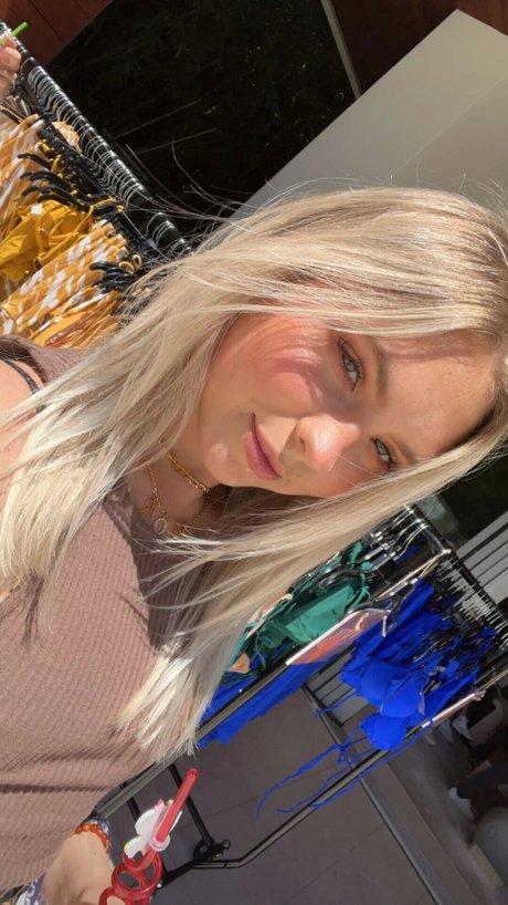 Jordyn Jones art model images