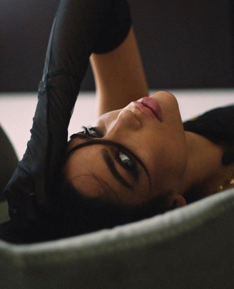 Melinda London sexy star photo