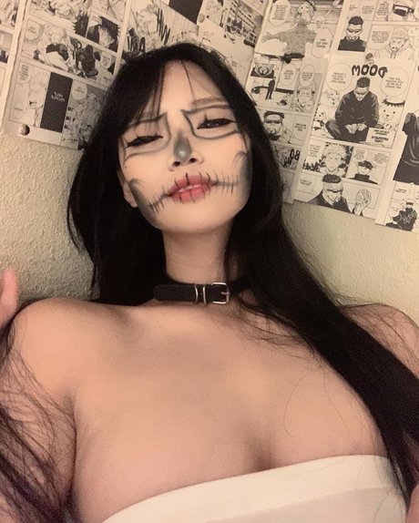 asian blonde onlyfans top pictures