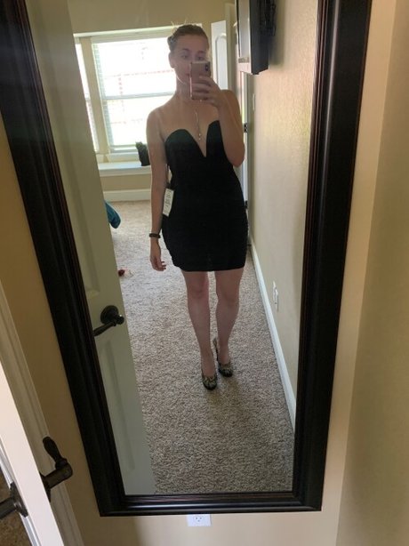 Alanis King model art pic