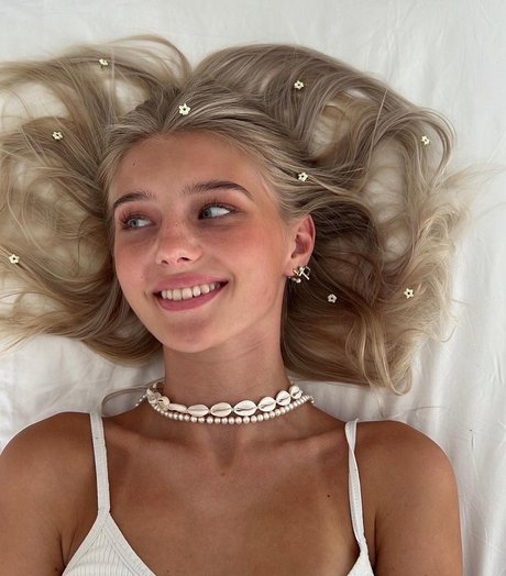 lesbian massage onlyfans free naked img