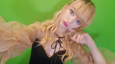 blonde handjob onlyfans exclusive pics