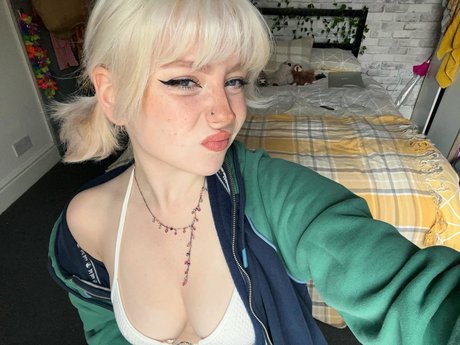 M Ae 3 star nude archive