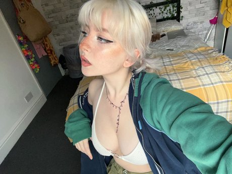 M Ae 3 sex actress photos