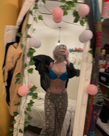 M Ae 3 pornstar naked pics