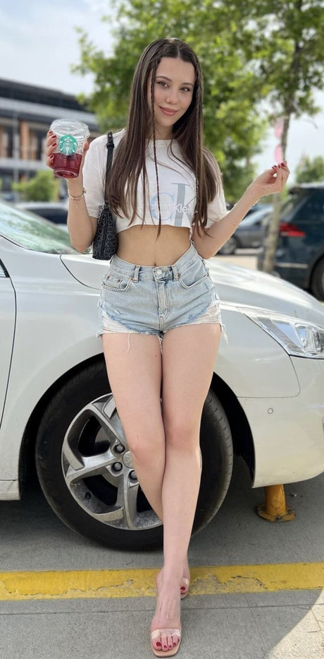 Sinem Ozgur pornstar art photos