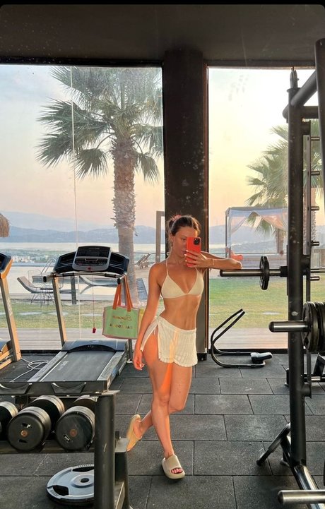 Sinem Ozgur exclusive pornstar image