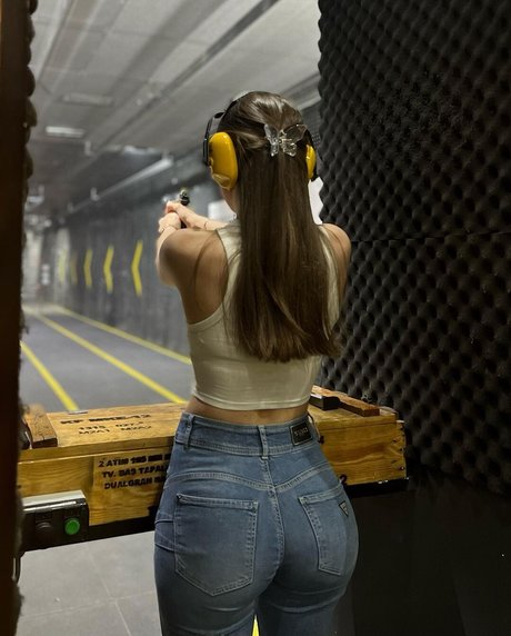 Sinem Ozgur exclusive model img