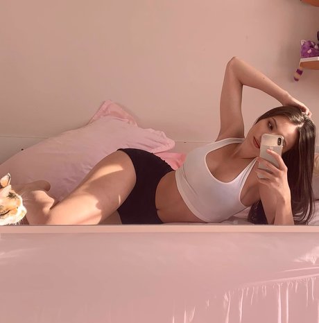 Sinem Ozgur exclusive actress gallery