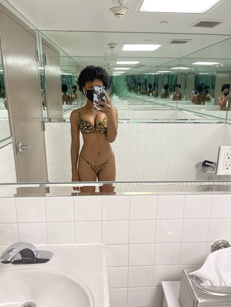 licking pussy onlyfans beautiful naked image