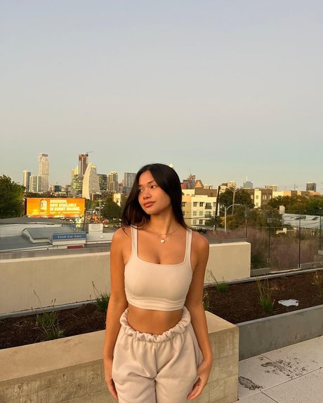 blowjob brunette onlyfans hd photo