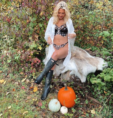 Hari Beavis model pornographic pictures