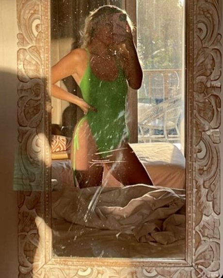 Hari Beavis star hd gallery