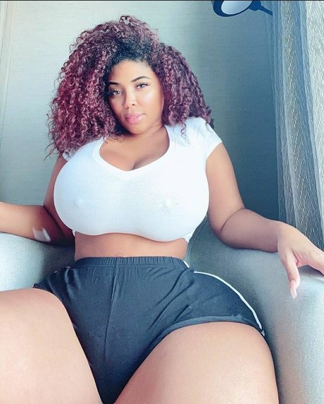 Shadee Monique hot pornstar pictures