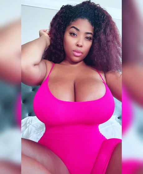 Shadee Monique free pornstar galleries