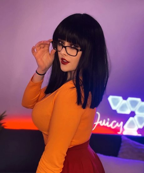 Juicyiris free pornstar image