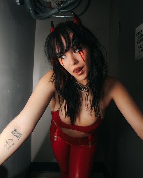 Taylor Upsahl_ hot actress pics