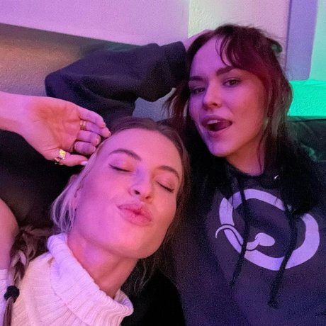 Taylor Upsahl_ star nude archive