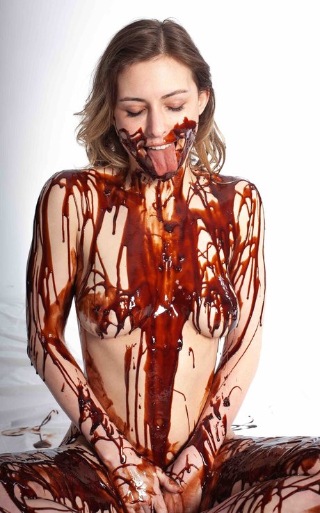 Karina Pennett perfect model img