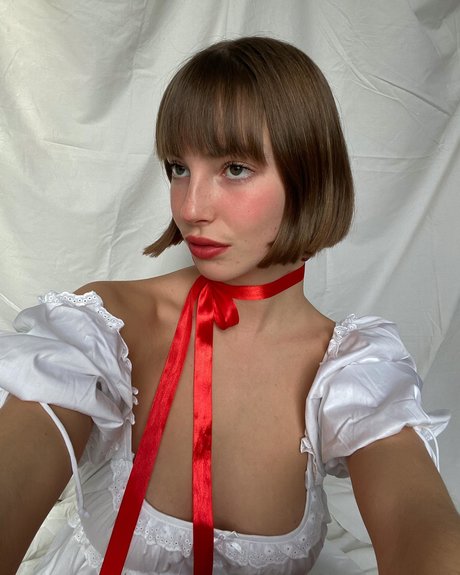 Amelie Manzoli beautiful pornstar img