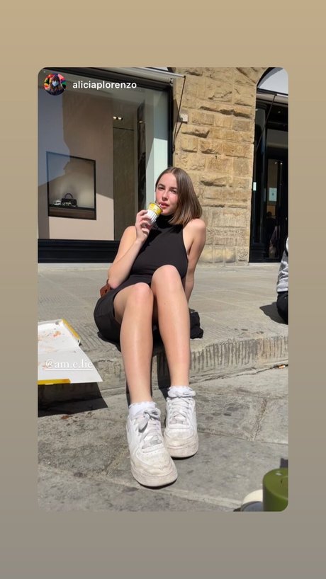 Amelie Manzoli pornstar high quality pictures