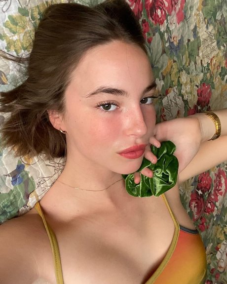 Amelie Manzoli adult actress img