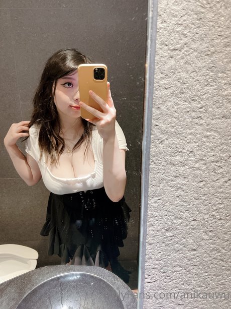 Anikauwu erotic pornstar photo