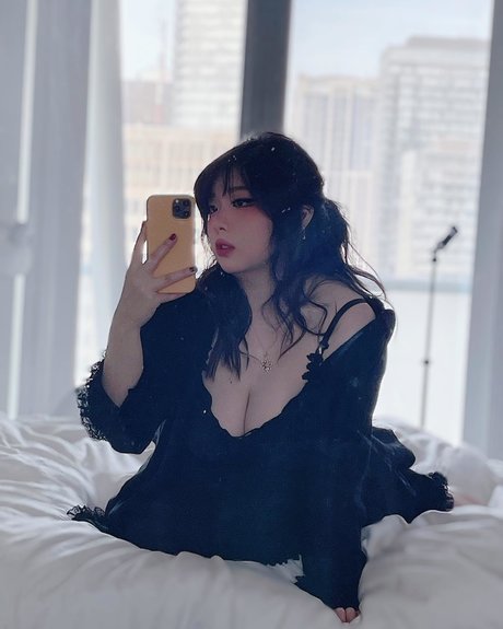 Anikauwu star sexy photos