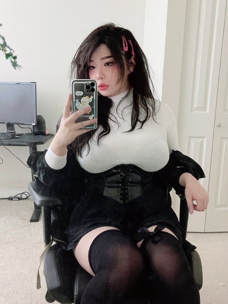 Anikauwu erotic model img