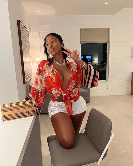 Ashley Burgos beautiful star photo