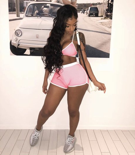 Ashley Burgos star pic